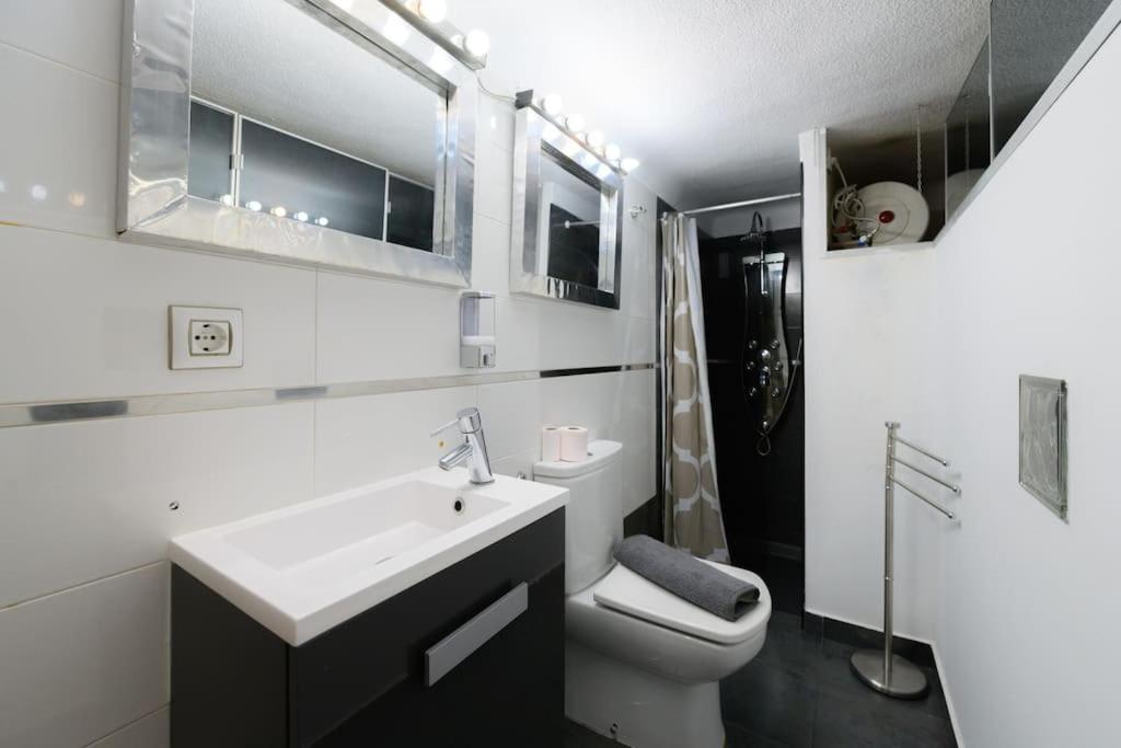 マドリードEncantador Apartamento Temporal Centrico Con Patio Privado Mpe51アパートメント エクステリア 写真